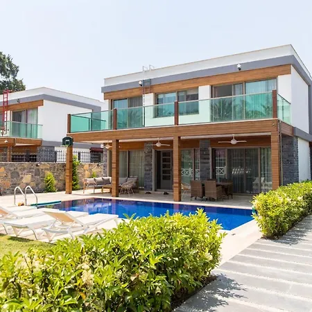 Sleeps 8 With Pool Air Con And Wifi Villa
