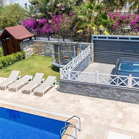 Sleeps 8 With Pool Air Con And Wifi * 검벳